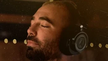 "בהלוויה בכינו כמו ילדים קטנים. אין עצוב יותר מקבורה של אב ובן יחד"