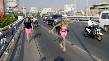 האם לנשים יש יתרון ב"פקין אקספרס"? תלוי את מי שואלים