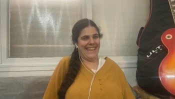 "זה חלק ממני אבל לא רק": הזמרת העיוורת שעלתה לשיר עם אושר כהן