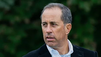 הגיע לתמוך מקרוב: ג'רי סיינפלד נחת בישראל