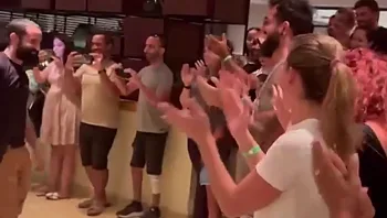 תיעוד: תושבי קיבוץ סופה מריעים לרבש"ץ שהציל את חייהם