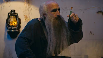 כראמל, עונה 1, פרק 13 - המכשף