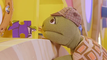 פרפר נחמד, עונה 1, פרק 7 - בץ החוקר