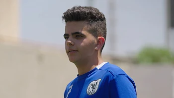 שלי הכובשת, עונה 1, פרק 8 - לבעוט את זה