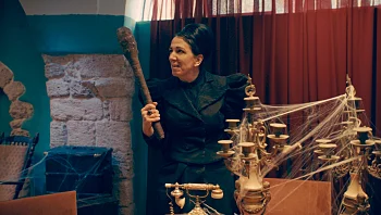 כראמל, עונה 2, פרק 2 - שובה של בלום