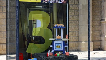 "התמימות נחטפה, אבל אתם תשובו": מיצג מטלטל למען החטופים