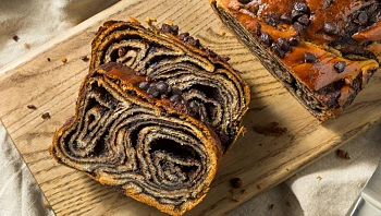 שמרים, חמאה ושוקולד: 5 עוגות ביתיות שעושות טוב על הנשמה