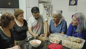 תם אהרון יוצא לפגוש נשים מהדרום ומנסה למצוא תשובות לכל השאלות