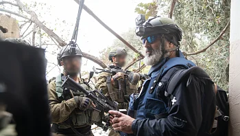 הכי קרוב למחבלי החמאס: בלב עזה, על ציר פינוי הפלסטינים דרומה