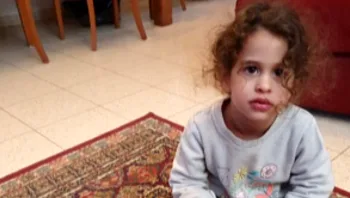 "אני לא מאמין לאף אחד": סבה של אביגיל מחכה לשובה מעזה