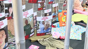 "קשה לנו לתפקד": ההמתנה מורטת העצבים של משפחות החטופים