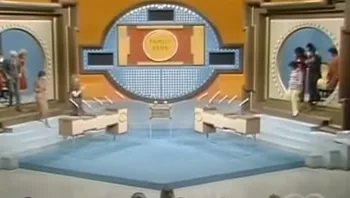 "נאלצו לעבור בדיקת הרפס - כי המנחה נהג לנשק אותן בפה"