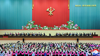 צפו: הדיקטטור שבכה במהלך נאומו לאומה