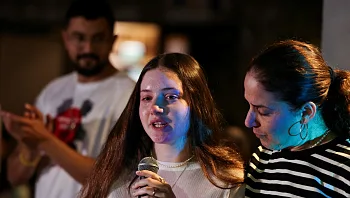 אגם גולדשטיין אלמוג, ששוחררה משבי חמאס: "חשבנו שוויתרו עלינו"