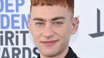 בבריטניה קוראים להחליף את הנציג לאירוויזיון: "אנטי-ישראלי"