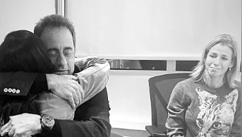 אשתו של סיינפלד על הביקור: "הזוועות מחקו את הפילוג"