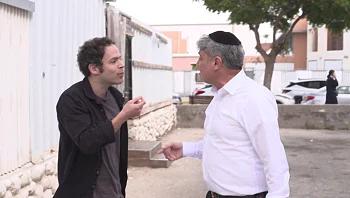 "הם אחראים לטבח": מי עומד מאחורי הקונספירציות על בגידה מבפנים?