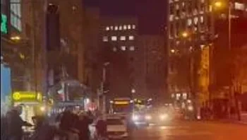 חשוד ברצח בת"א ניסה לדקור שוטרים בי-ם - ונורה