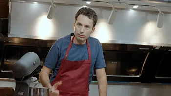 "אנטולי" הסכים לחתן את הזמרת: "אני אעשה זאת בשמחה"