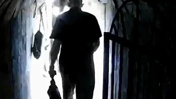 רשת קשר סודית, שליחים ופתקים: סינוואר באמת "מנותק קשר"?