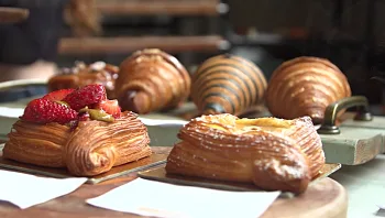 הקרואסונים באים: בצל המלחמה, המאפייה מרמת הגולן עוברת לת"א