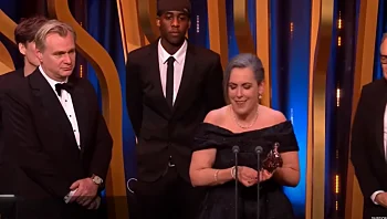 תקרית משונה באוסקר הבריטי: איך הצליח היוטיובר המטריל להסתנן לבמה?