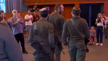 "כמו מלאכים": בניר יצחק נפרדו מהלוחמים ששמרו על הקיבוץ