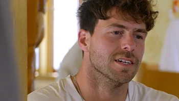 "קשה לראות את הקבר של אבא שלך כשאתה יודע שזה לא הזמן הנכון"