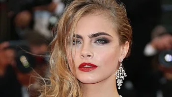 ביתה של הדוגמנית נשרף עד כלות, וזאת הסיבה למה