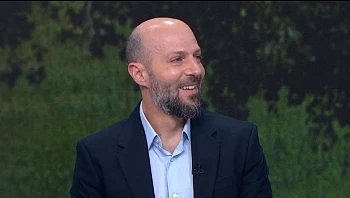 איך להשיג מראה טבעי באמצעות מתיחת פנים קלה?