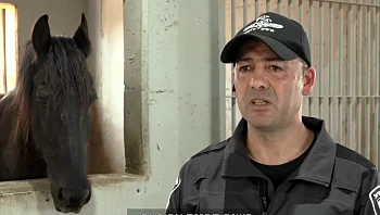 השלכת הלפיד הבוער בהפגנה בירושלים: השוטר שנפגע משחזר