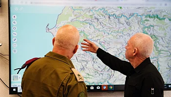 גלנט: כחצי ממפקדי חיזבאללה בדרום לבנון חוסלו, היתר מתחבאים