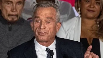 האיש שיכריע את הבחירות? אחיינו של קנדי מתמודד על הנשיאות