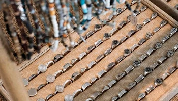 הכירו את מאי ודניאל: המוחות מאחורי מותג התכשיטים Mai.Dan