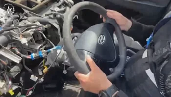 "הכי הזוי שראיתי": השוטר שתפס רכב ללא דשבורד ועם הגה מנותק