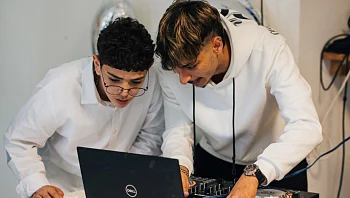 אלמוג פודולסקי הוא DJ Barpod: האיש שאתם חייבים לאירוע שלכם