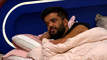 "פשוט קפאתי כל המשימה הזאתי" - חיים אחרי משימת תרגול הנשיקות