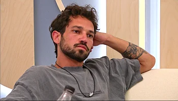 "הרבה אנשים נפגעים ממך" :עידן לאורית