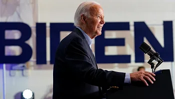 סקר חדש: ברקע הקריאות לפרישתו, ביידן מצמצם את הפער מטראמפ