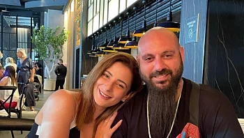 אחרי שקיבלה צירים על הבמה: מורן מזור ילדה