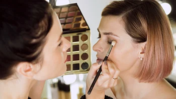 עולם היופי קורא לך: הצטרפי למכללה המובילה בתחום!