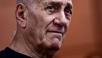 אולמרט הביע צער על הרג בנו של אל-חיה: "לא צריך להיות קורבן"