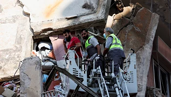 מטחים לגליל, תקיפות בלבנון; רופא במילואים נפצע קשה בעזה