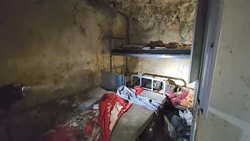 תיעוד: מתחם שהייה תת-קרקעי של כוח רדואן - ובו אמל"ח רב