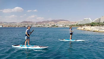 "בלאק פריידי" באילת: שלל פעילויות בחינם, מבצעים ואלפי רצים