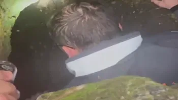 צפו בתיעוד: החובש שחילץ פעוט שנפל לבור בעומק ארבעה מטרים