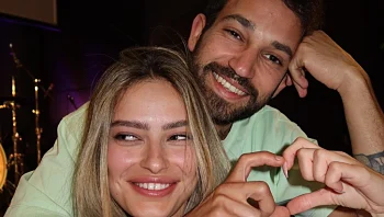 אחרי גל השמועות: אמילי קופר ועידן גלפר מכריזים על קאמבק