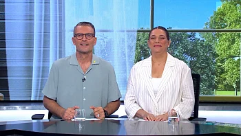 השיחה השבועית: מה עושים כשבן או בת הזוג כל הזמן בסלולרי?