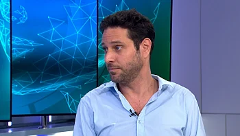 טיפול בסנטר כפול ועיצוב קו לסת בפעולה זעיר פולשנית