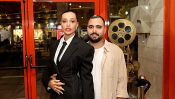 שוב באור הזרקורים: אושר כהן ועדן פינס מאוהבים מתמיד